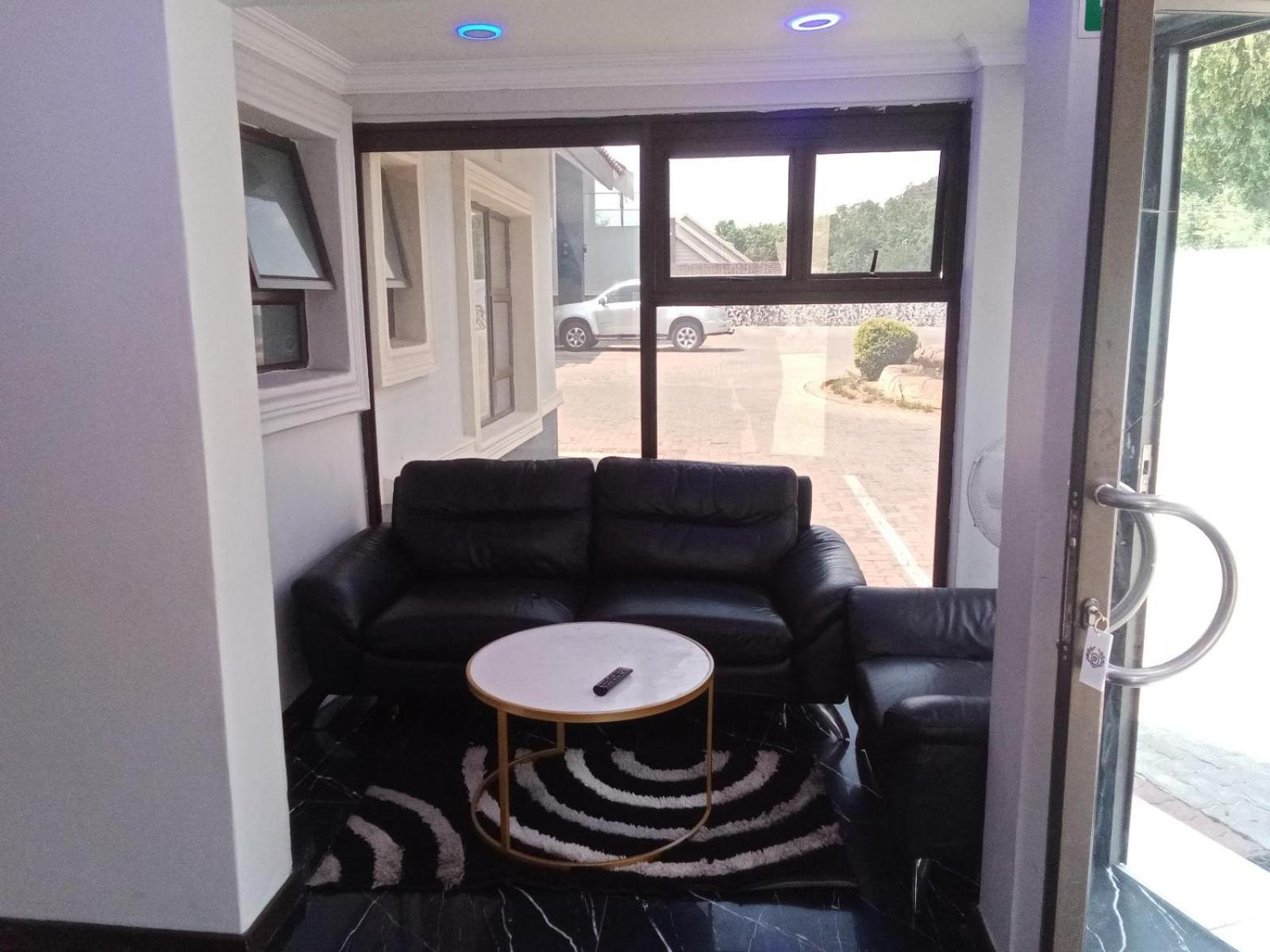 Lifestyle Lodge Hotel Vereeniging Room photo