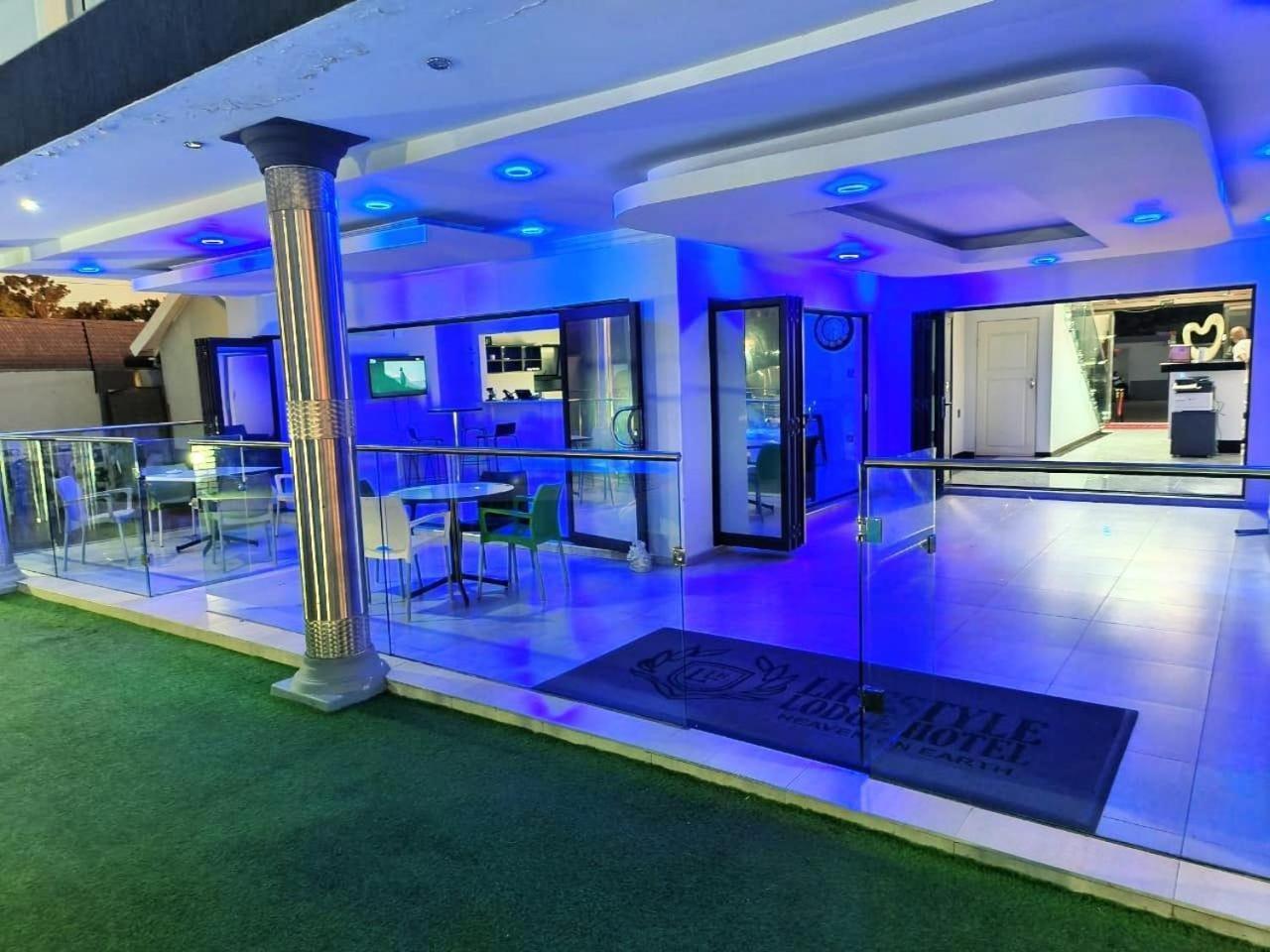 Lifestyle Lodge Hotel Vereeniging Exterior photo